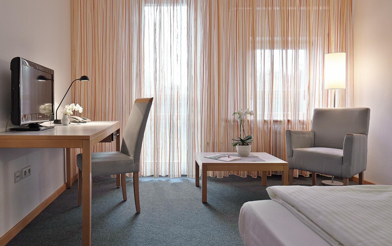 Bfwhotel Und Tagungszentrum ニュルンベルク エクステリア 写真